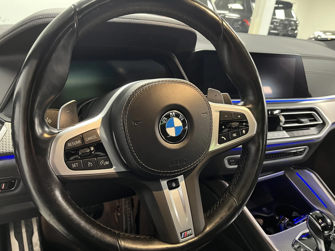 2023 BMW X6 MSPORT-FROZEN BLACK METALLIC-SKY LOUNGE Image principale