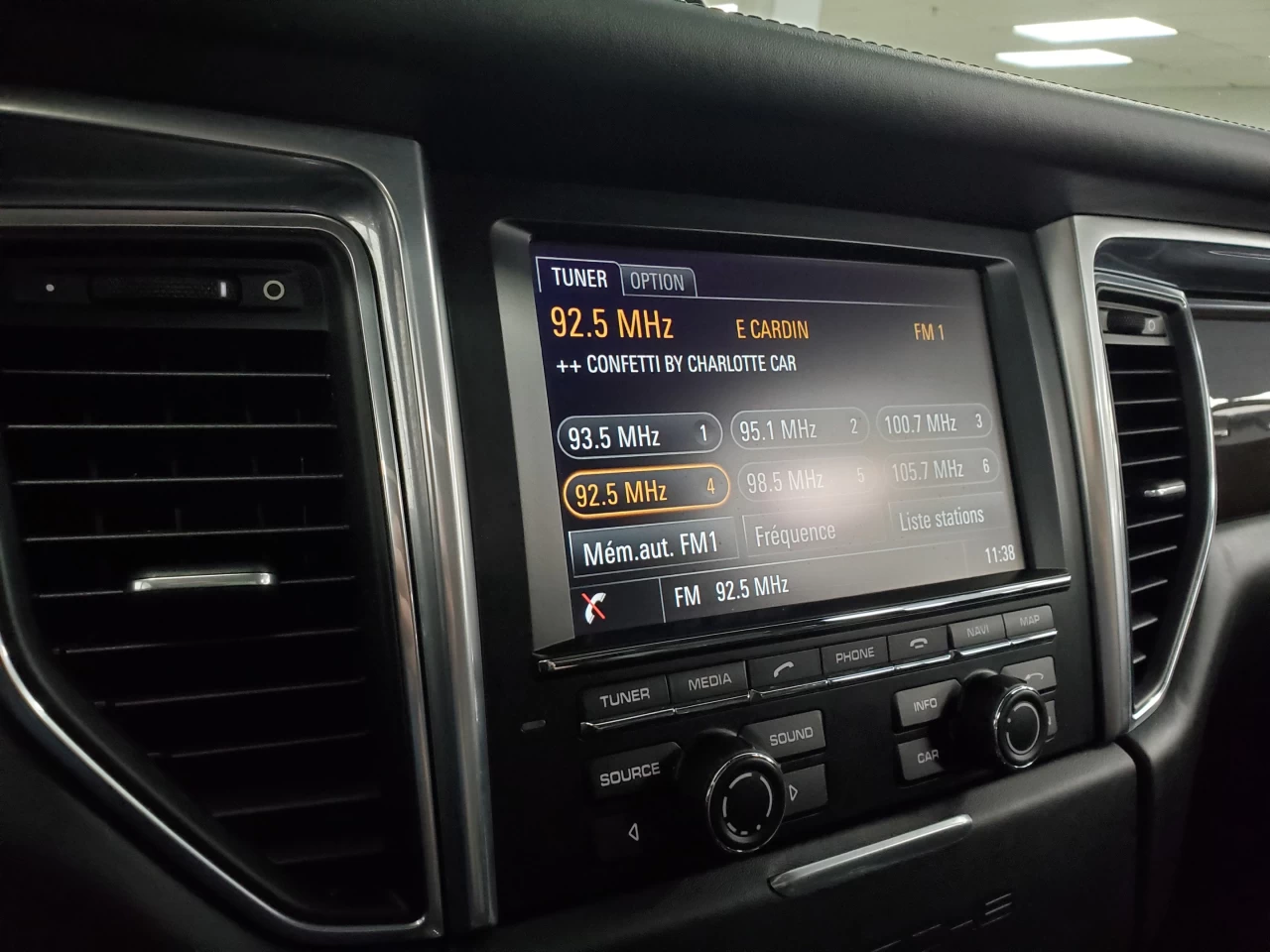 2015 Porsche Macan AWD 4dr Turbo Image principale