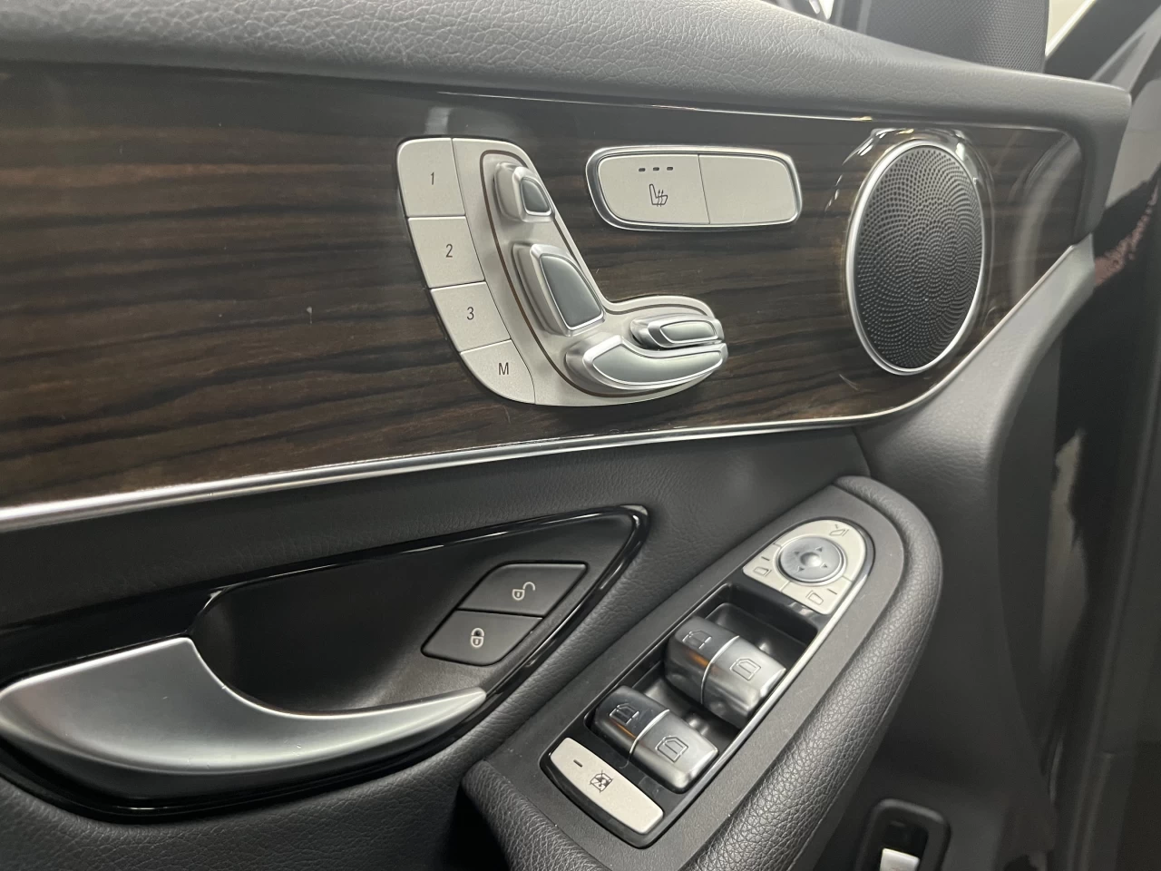 2021 Mercedes-Benz GLC GLC 300 4MATIC SUV *LOW KM* Image principale