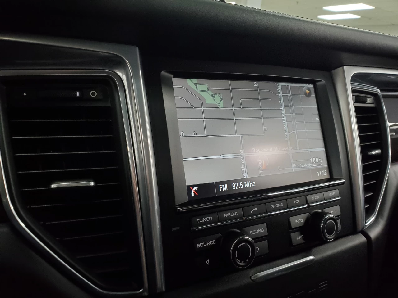 2015 Porsche Macan AWD 4dr Turbo Image principale