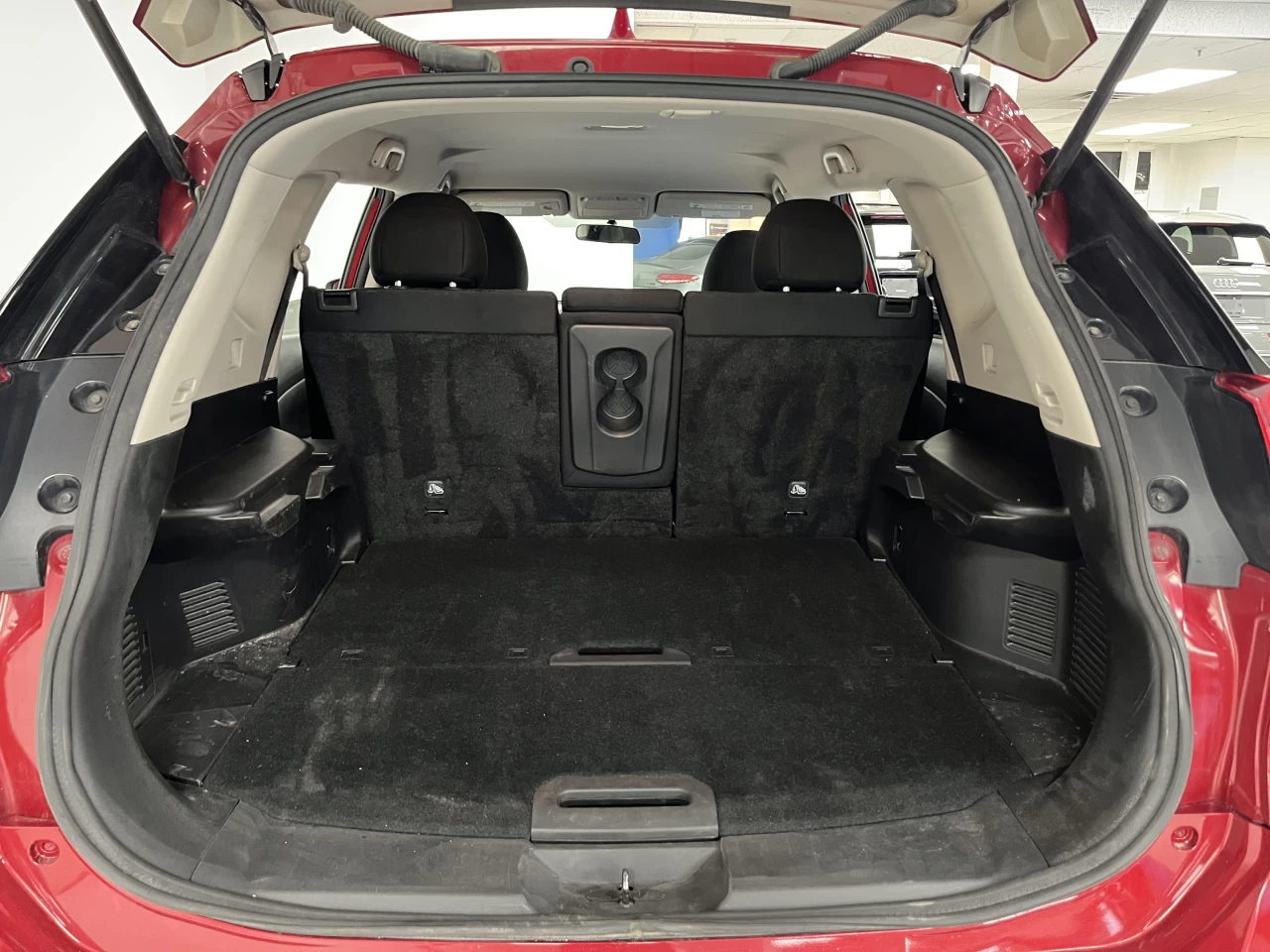 2017 Nissan Rogue AWD 4dr SV Image principale