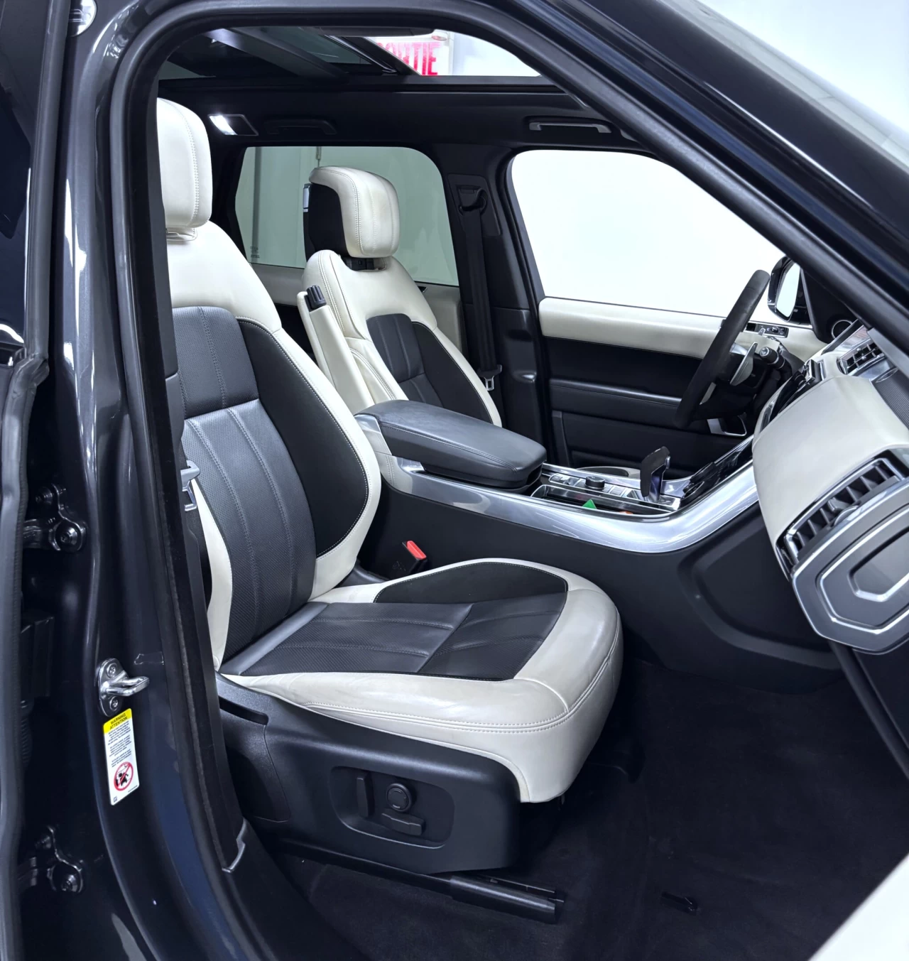 2020 Land Rover Range Rover Sport MHEV HST Image principale